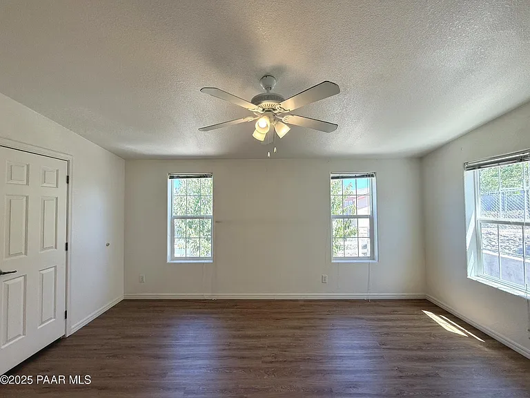 1116 Samantha St — Photo 16