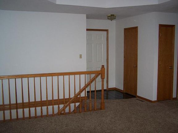 3rd image of 801 Hereford Dr