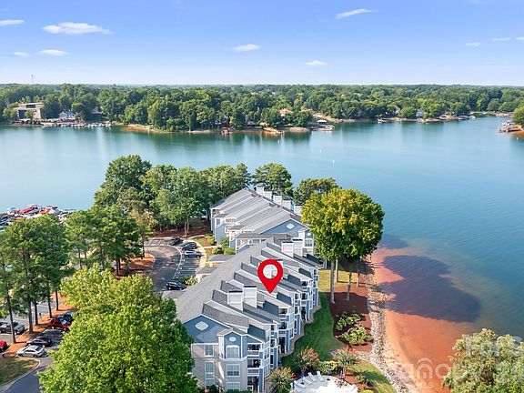 4th image of 930 Southwest Dr