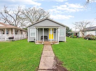 409 N Elm St, Sweeny, TX 77480