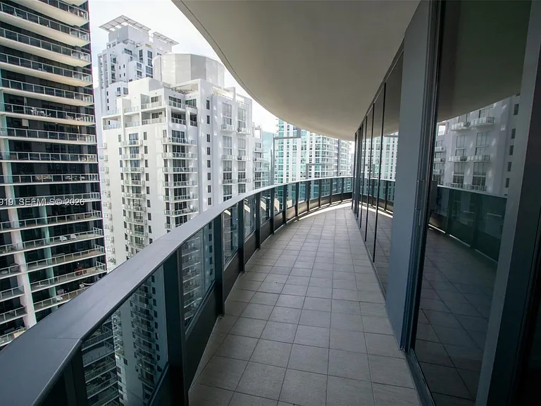 1000 Brickell Plz #2809 — Photo 3