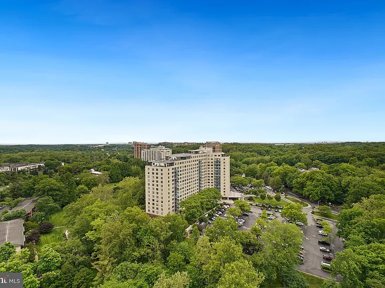 10500 Rockville Pike #605 — Photo 32