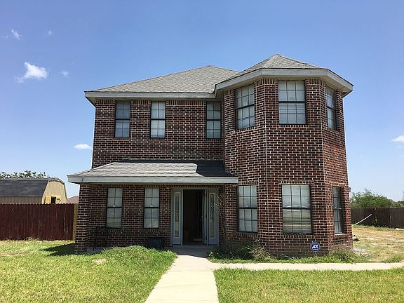 2nd image of 1915 Dogwood St