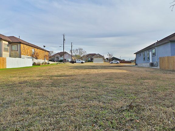 4th image of 7907 Deerfield Blvd