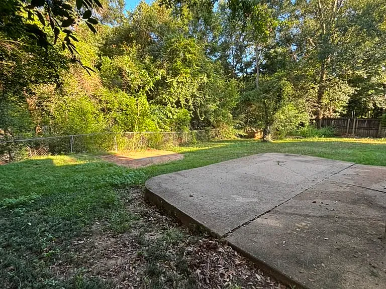 320 Vanderbilt Dr — Photo 43