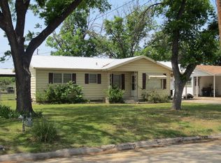 901 E Poplar St, Sonora, TX 76950