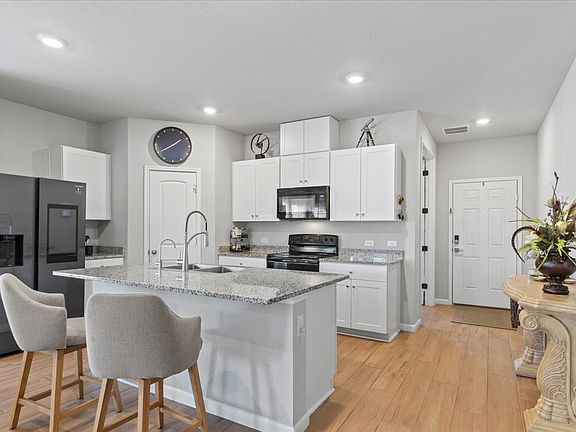 4th image of 5801 Brocade Dr