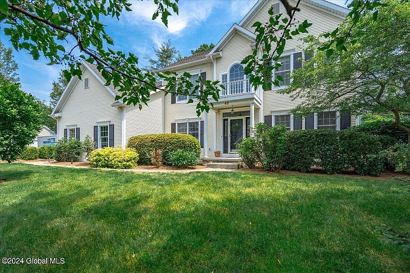 4th image of 45 Turnberry Drive