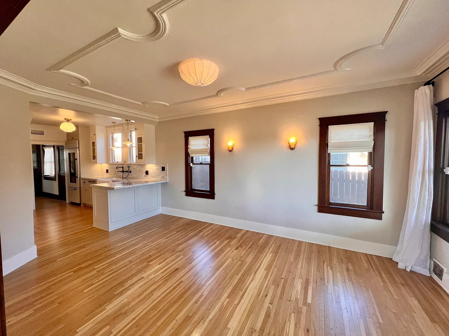 1918 Waltonia Dr — Photo 3