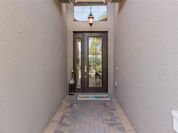 3rd image of 11656 Stonecreek Cir