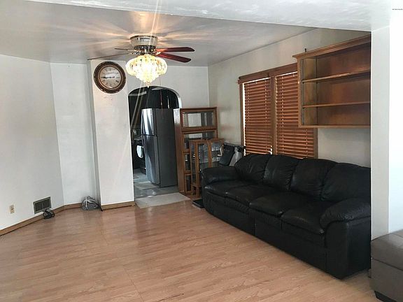 3rd image of 612 8th Ave