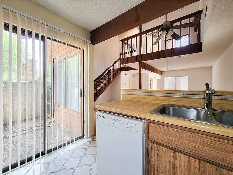 3020 Windchase Blvd — Photo 11