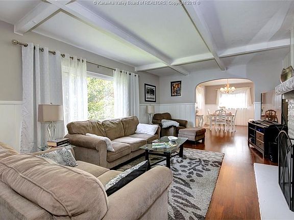 4th image of 1020 Montrose Dr