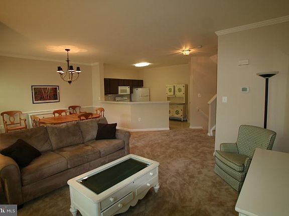 3rd image of 13491 Stanton Pl
