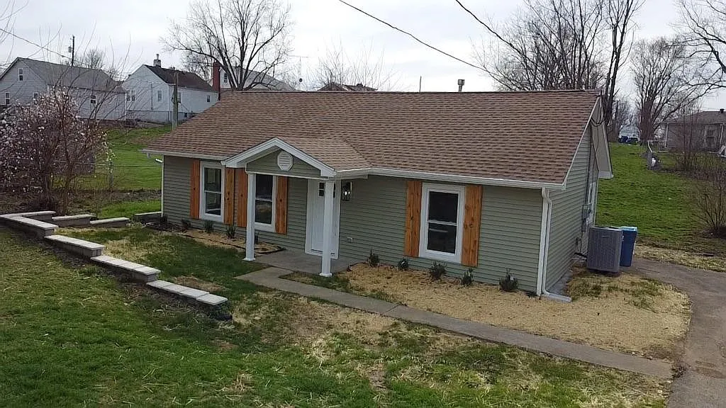 3 bed, 1250 sqft, $1,350 — Photo 1