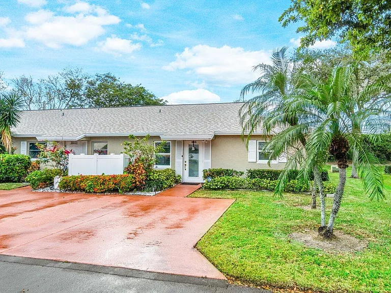 18855 Candlewick Dr — Photo 3
