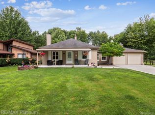 19630 Merriman Ct, Livonia, MI 48152