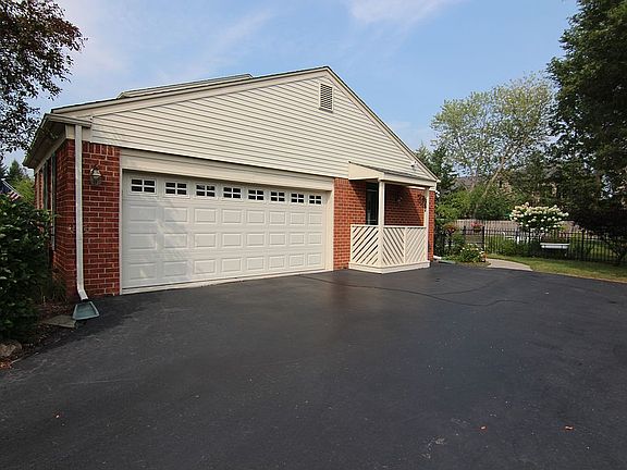3rd image of 5677 Plum Crest Dr