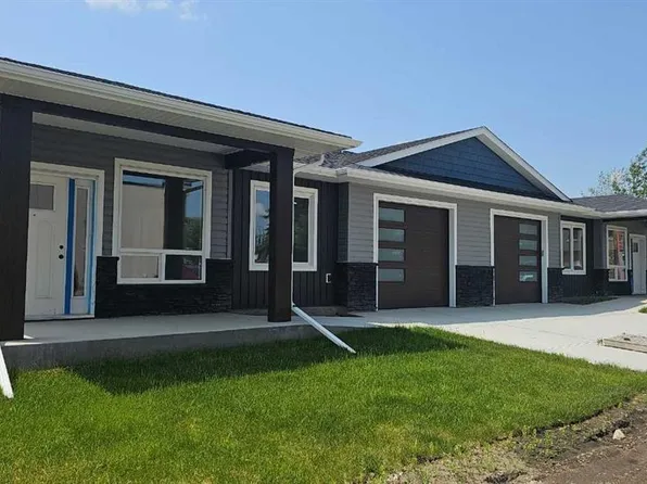 4738 N 49a Ave #3, Lacombe, AB T4L 1N4