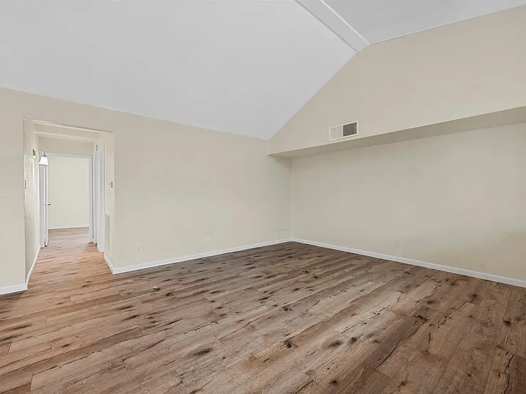 6005 Dooley Dr — Photo 5