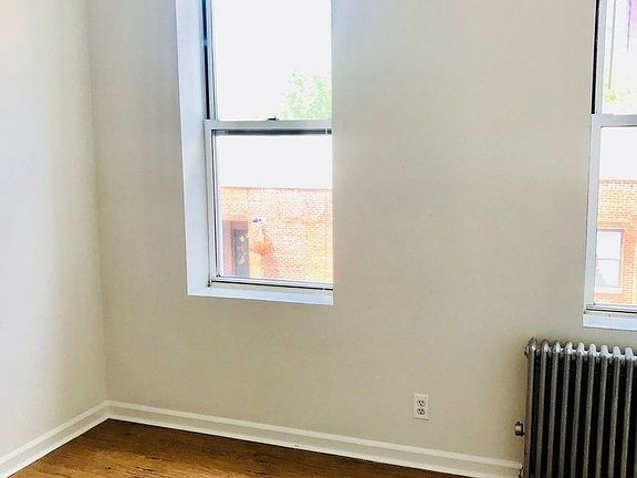4th image of 70 Eagle St APT 2RR
