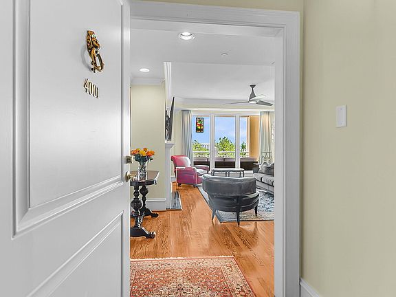 3rd image of 4001 Old Bridgeview Ln #4001