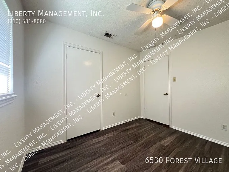 6530 Forest Vlg — Photo 17