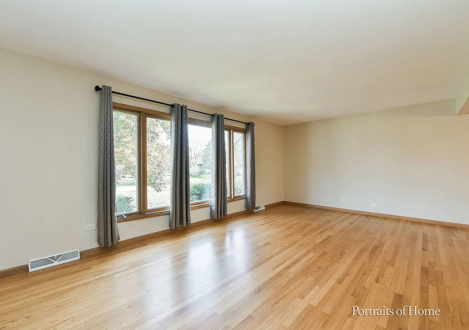 3 bed, 2.5 bath, 1852 sqft, $3,100 — Photo 3