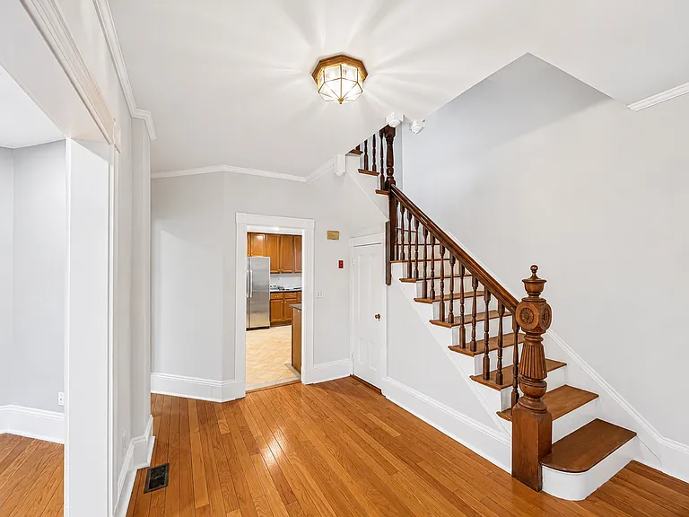 13 Weir St — Photo 14