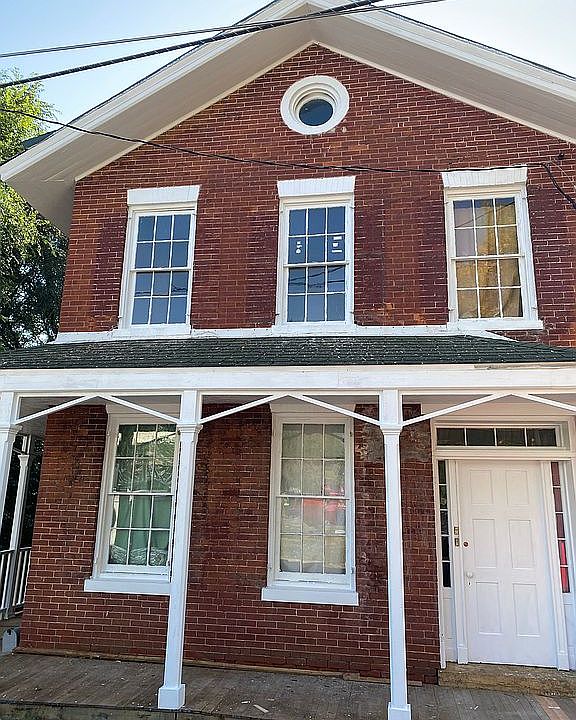 2nd image of 604 Ridge St