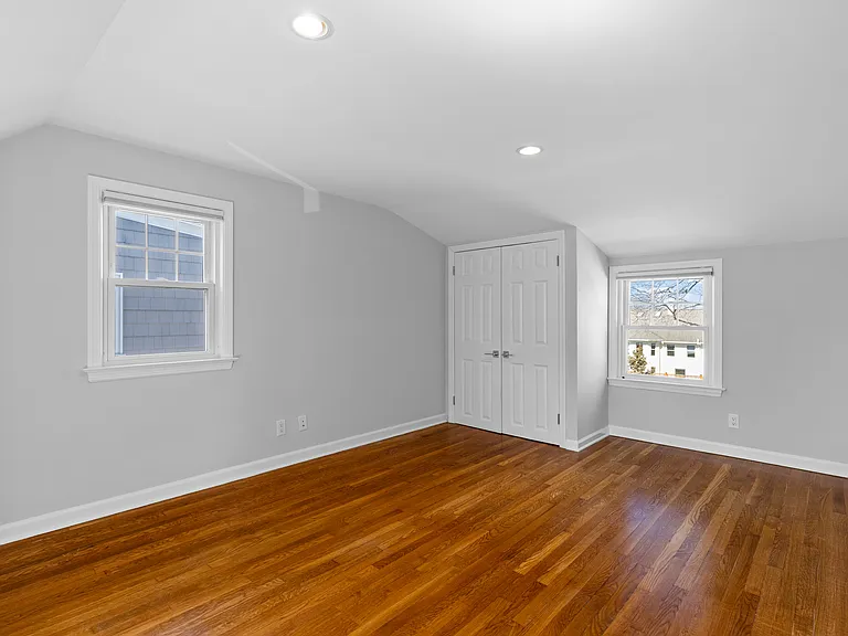 36 Ocean Dr E — Photo 11