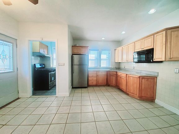 4th image of 96 South St APT 2