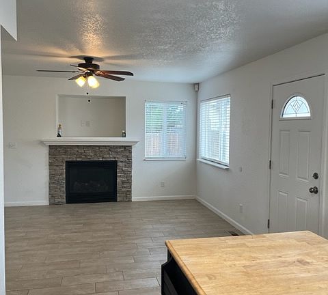 4th image of 1155 Pond Side Dr