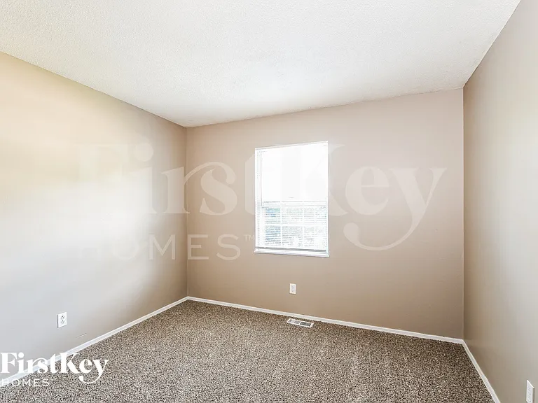 2030 E Humes Ln — Photo 12