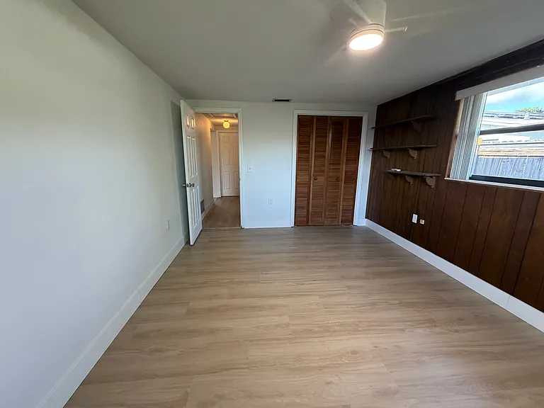 5817 10th Ave — Photo 8