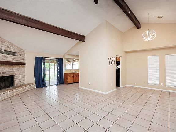 4th image of 3621 Mendenhall Dr