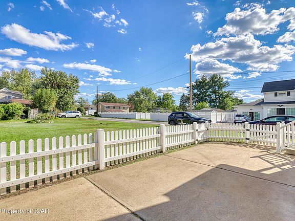 2nd image of 934 Foote Ave