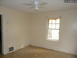 4th image of 2113 E 31st St