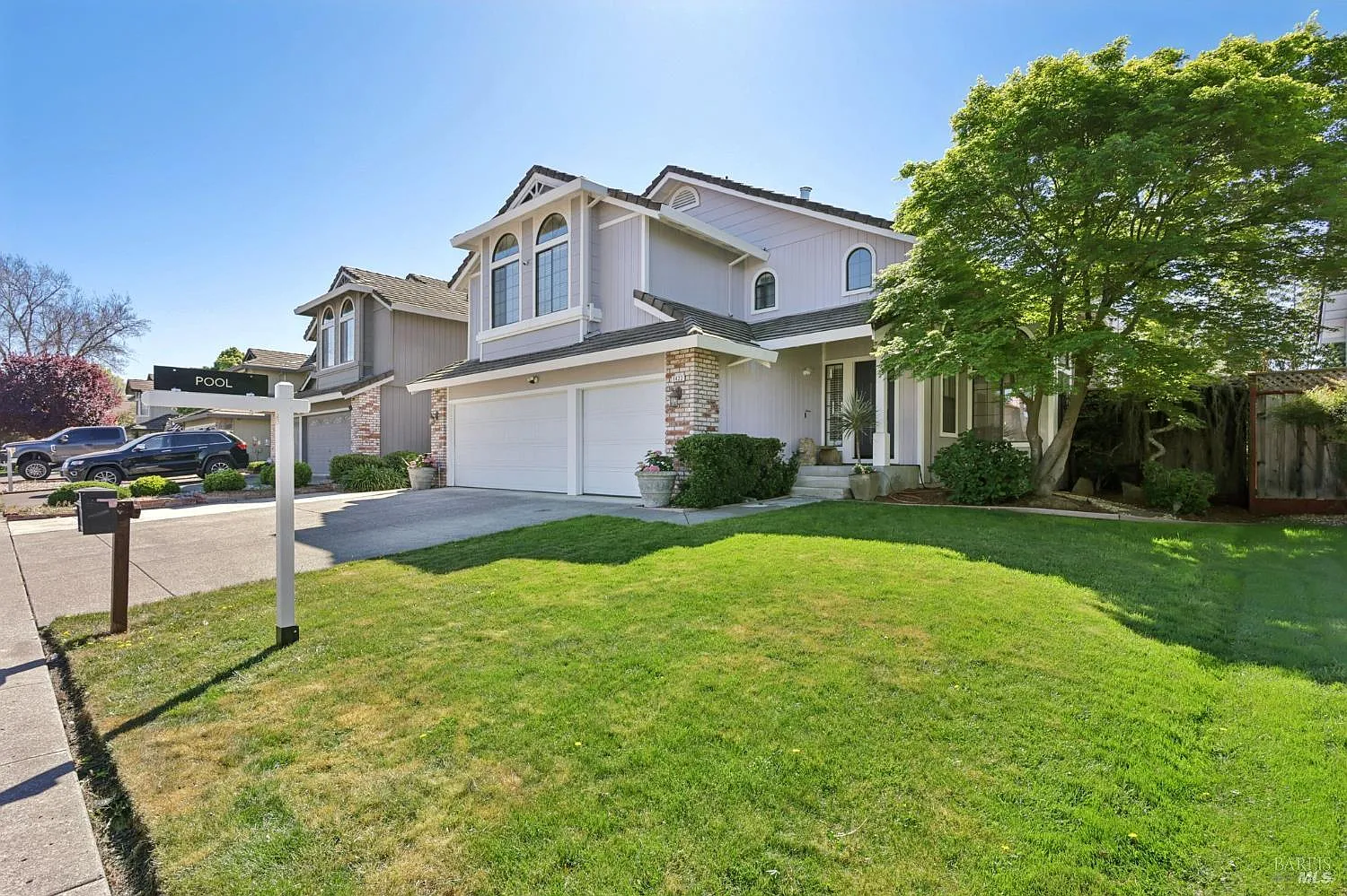 1422 Roman Dr - Photo 3