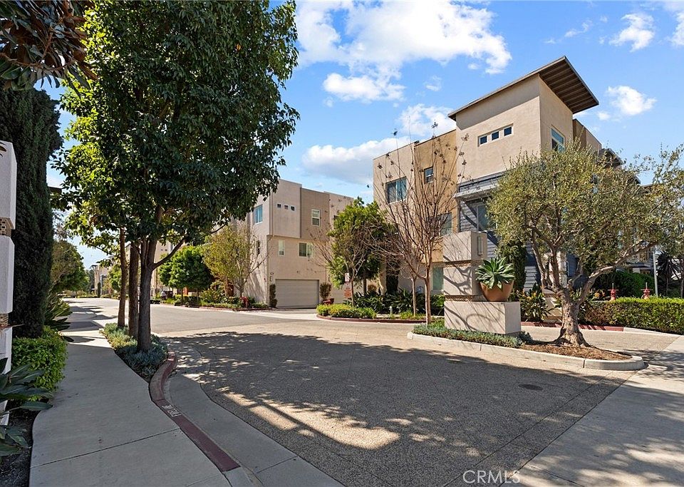 1st image of 5762 Acacia Ln
