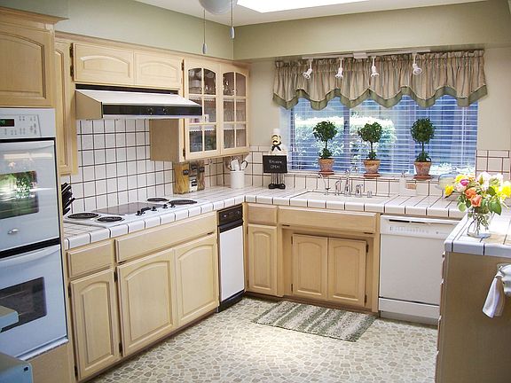 Big Bright and Sunny Kitchen