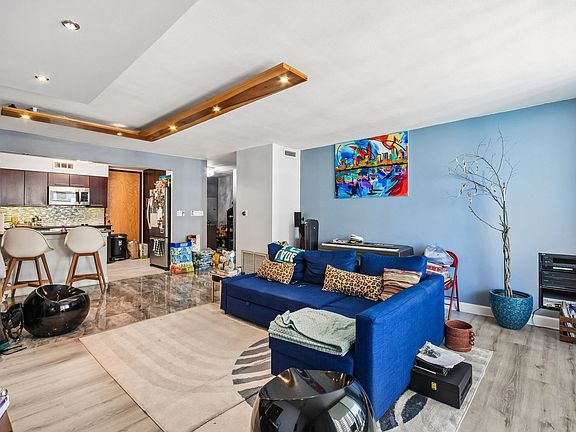 4th image of 6007 N Sheridan Rd APT 29F