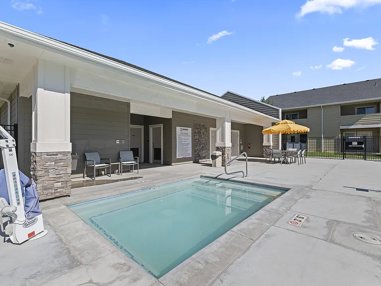 Ridgecrest Commons — Photo 18