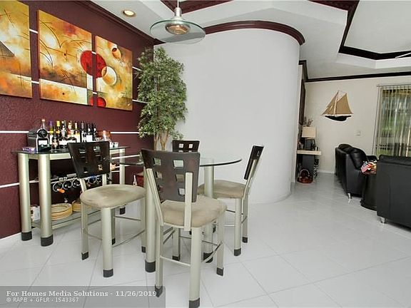3rd image of 9778 Royal Palm Blvd