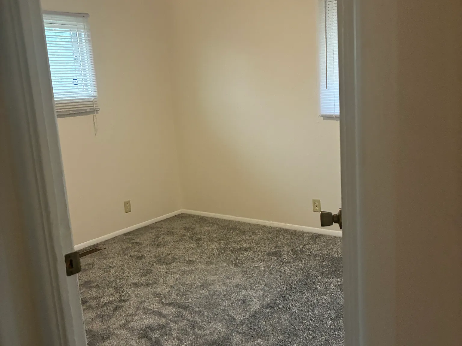 3 bed, 1.5 bath, 1600 sqft, $1,350 — Photo 3