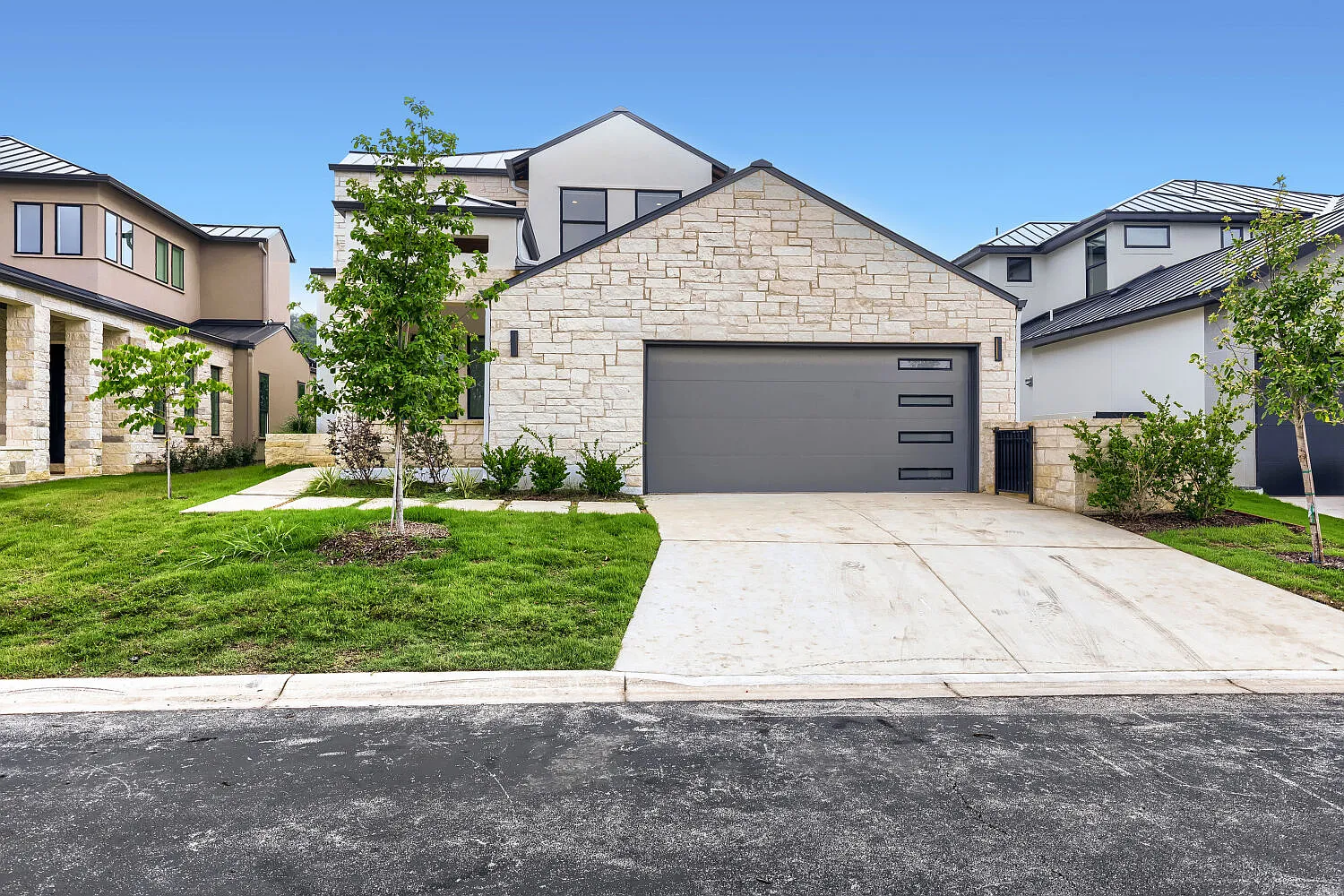 4 bed, 3485 sqft, $5,990 — Photo 1