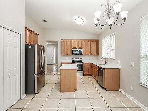 5th image of 2279 Meadow Oak Cir