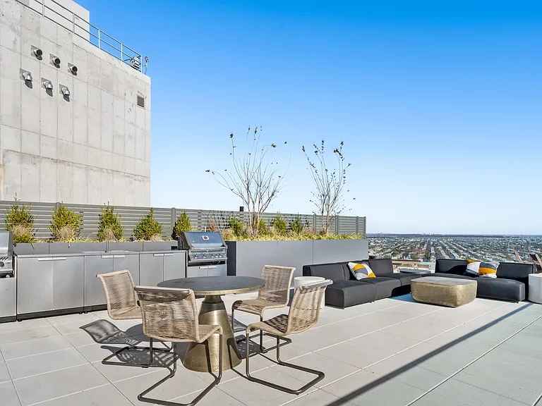 545 Vanderbilt Ave #21I — Photo 28