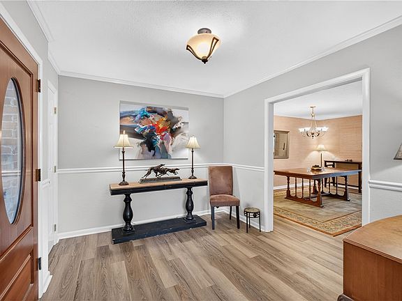 4th image of 778 Brenda Ave