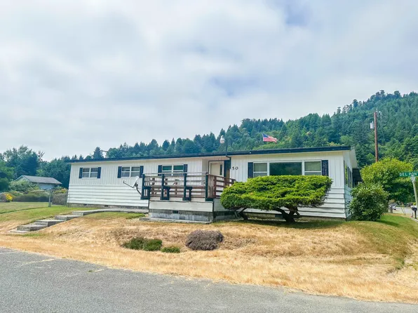 50 Del Ponte Dr, Klamath, CA 95548